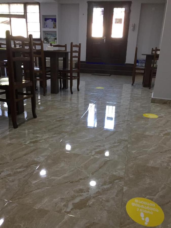Guesthouse Gera Mestia Bagian luar foto