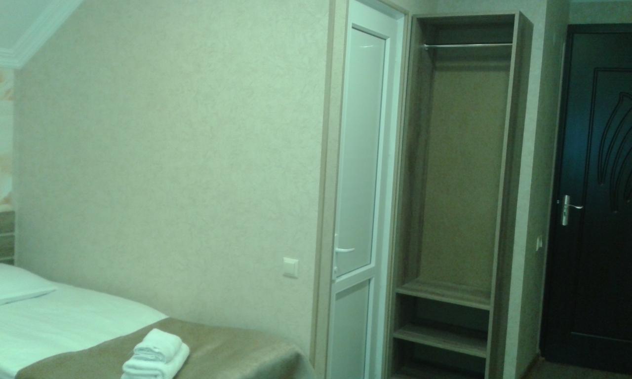 Guesthouse Gera Mestia Bagian luar foto