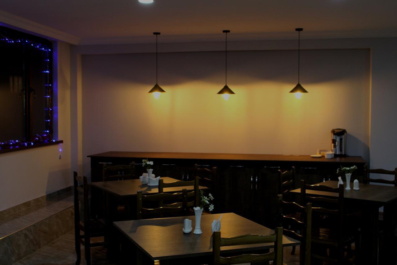 Guesthouse Gera Mestia Bagian luar foto