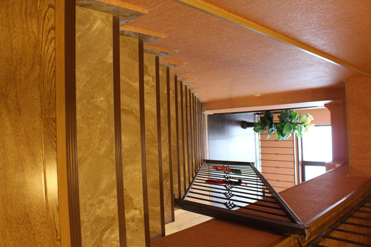 Guesthouse Gera Mestia Bagian luar foto
