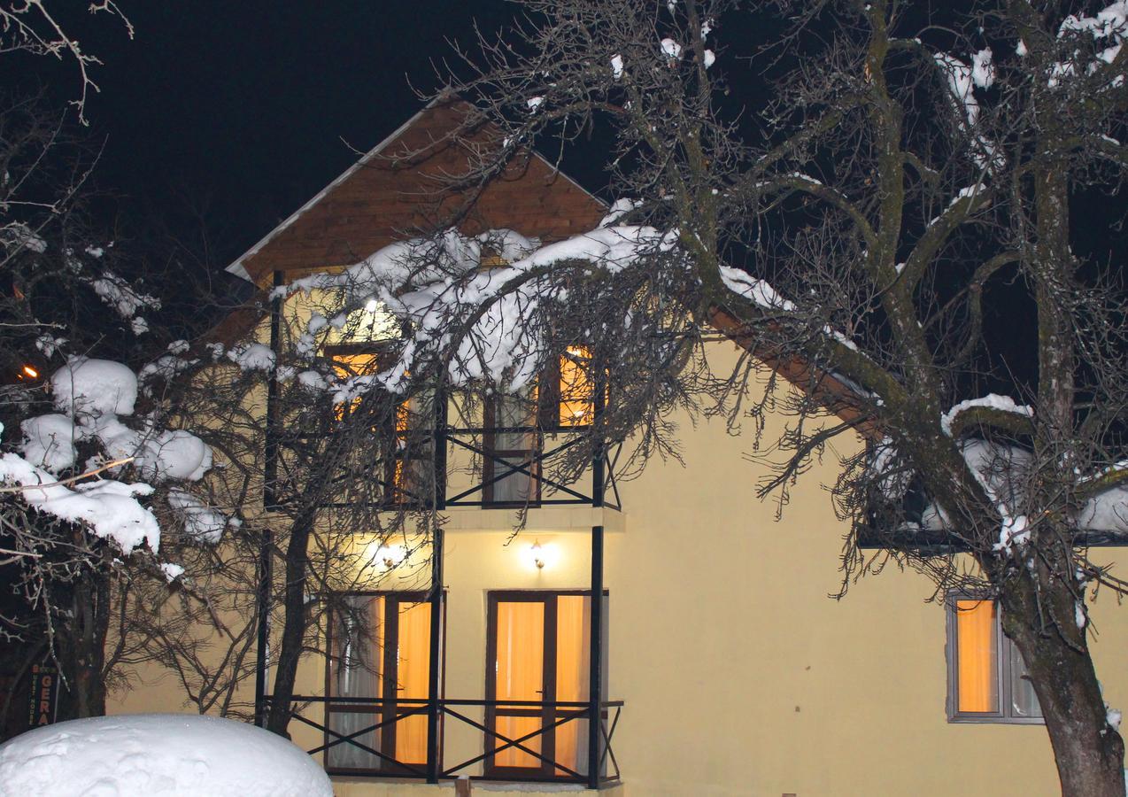 Guesthouse Gera Mestia Bagian luar foto