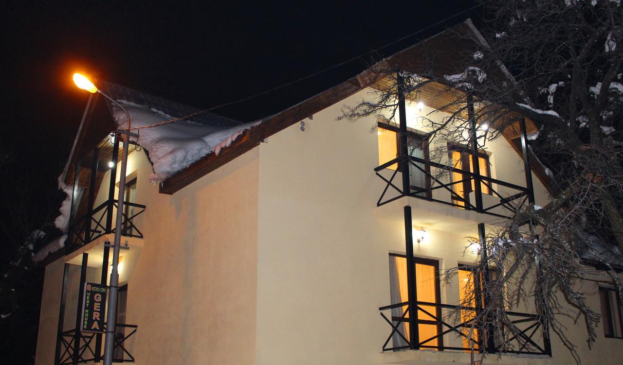 Guesthouse Gera Mestia Bagian luar foto