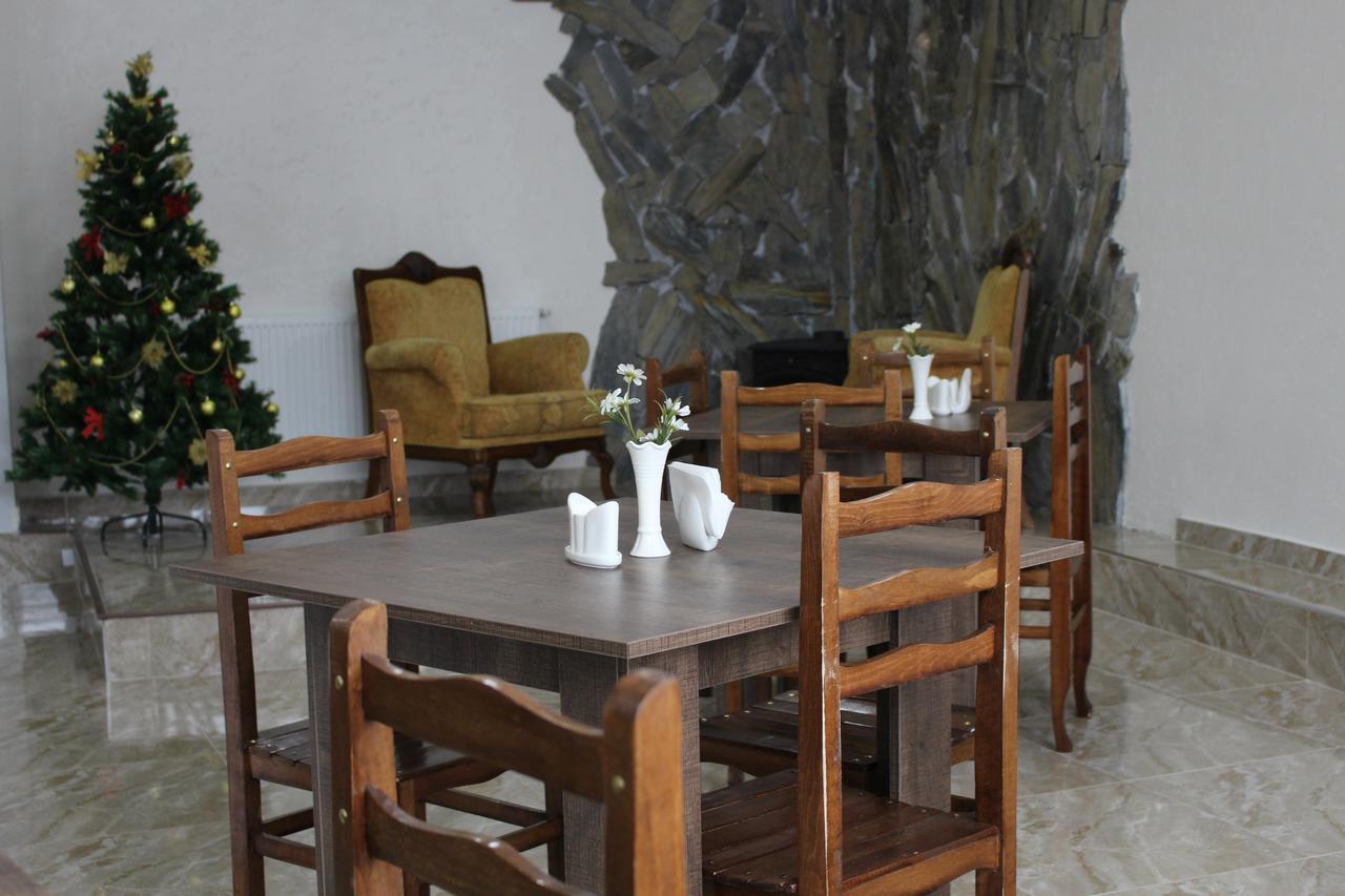 Guesthouse Gera Mestia Bagian luar foto