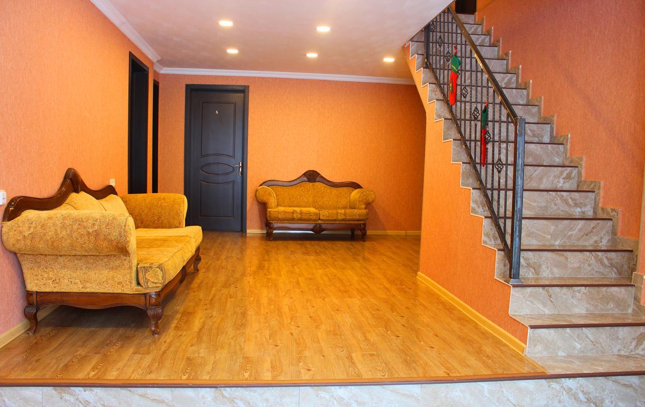 Guesthouse Gera Mestia Bagian luar foto