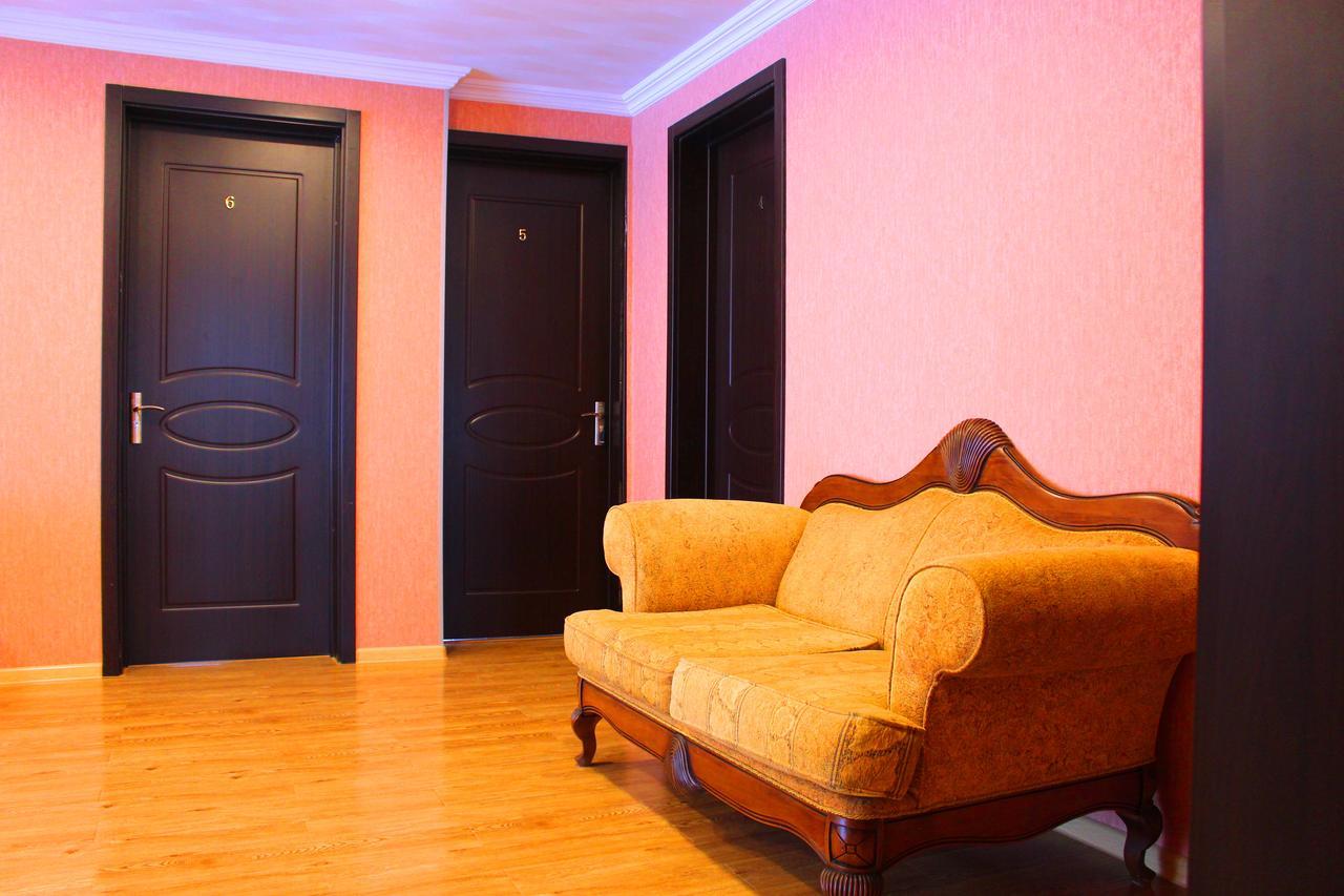 Guesthouse Gera Mestia Bagian luar foto