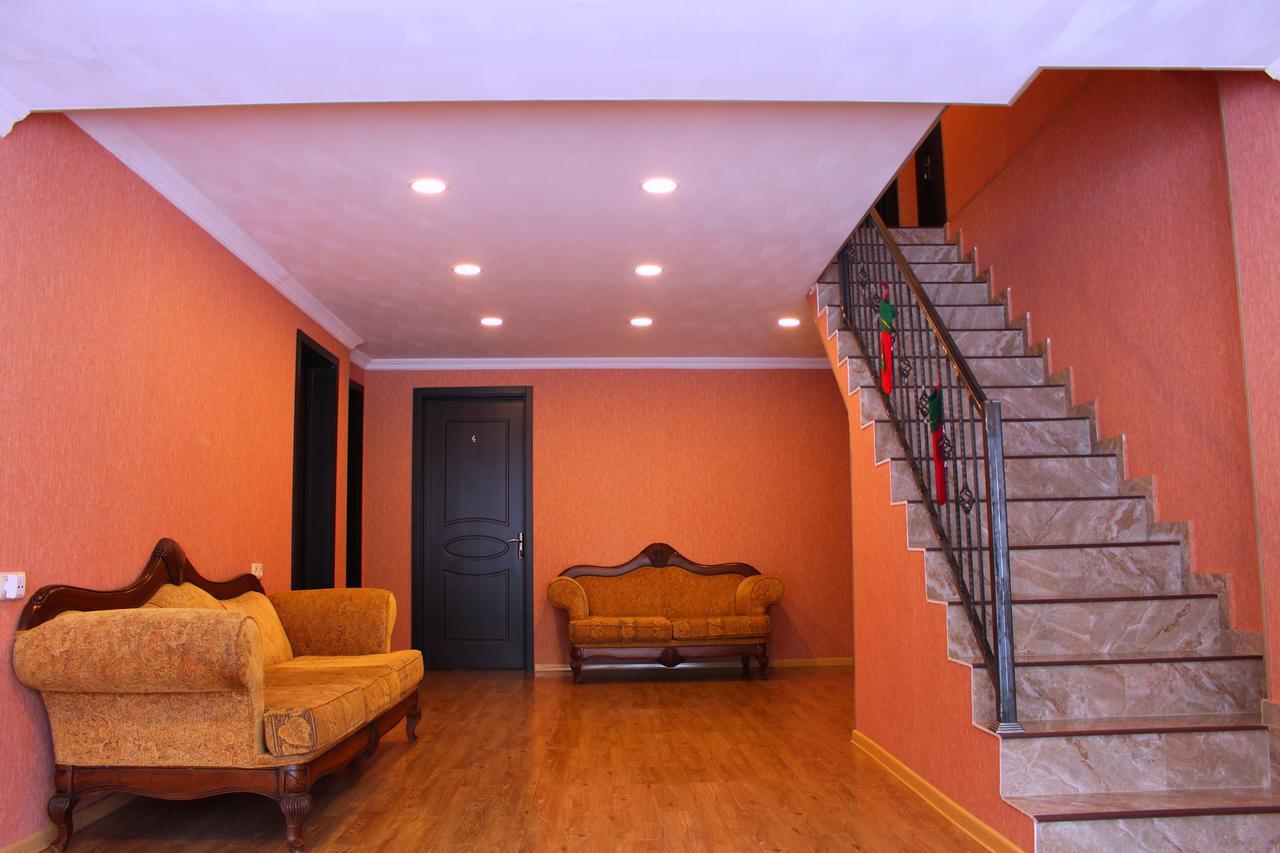 Guesthouse Gera Mestia Bagian luar foto