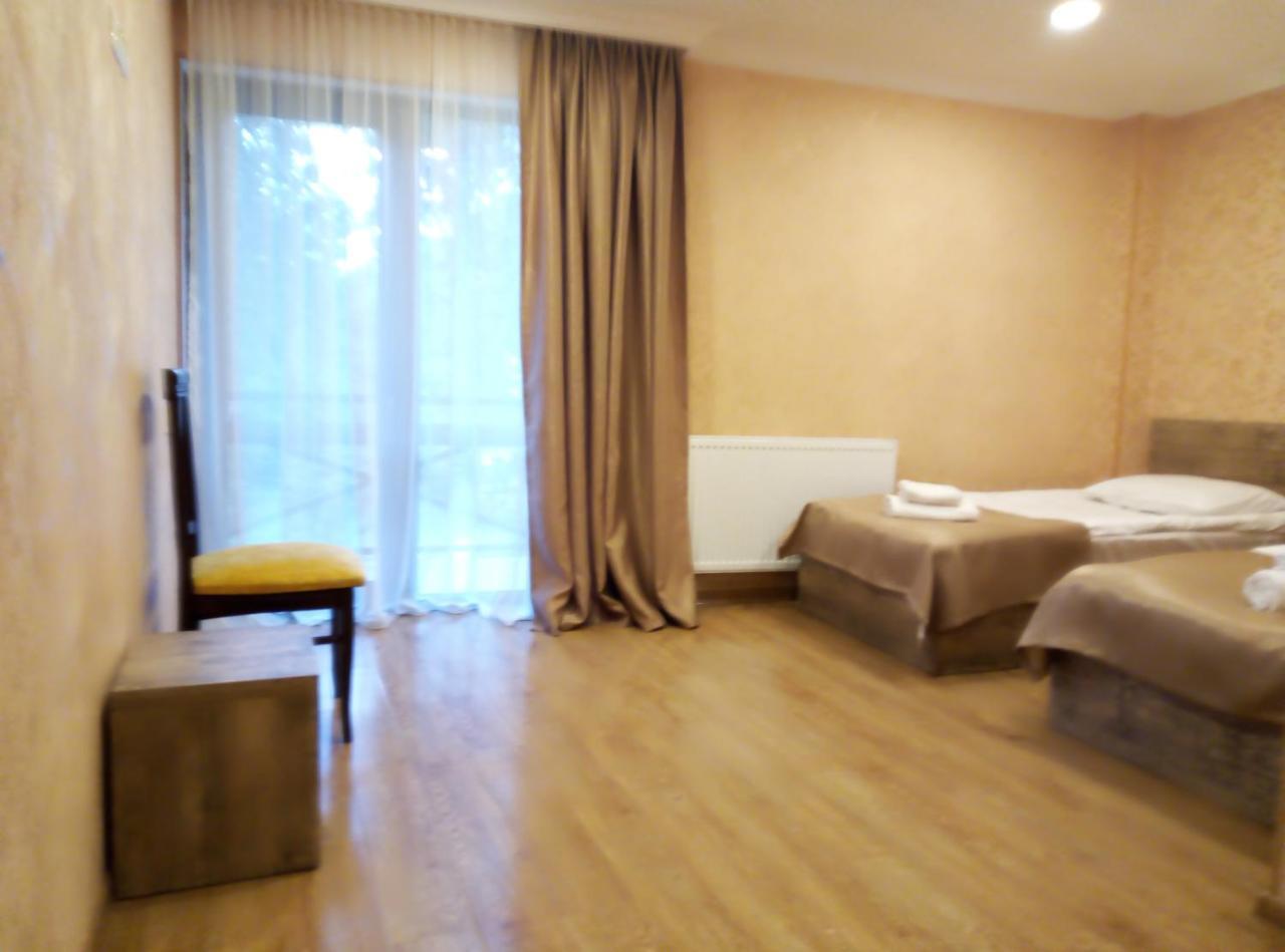 Guesthouse Gera Mestia Bagian luar foto