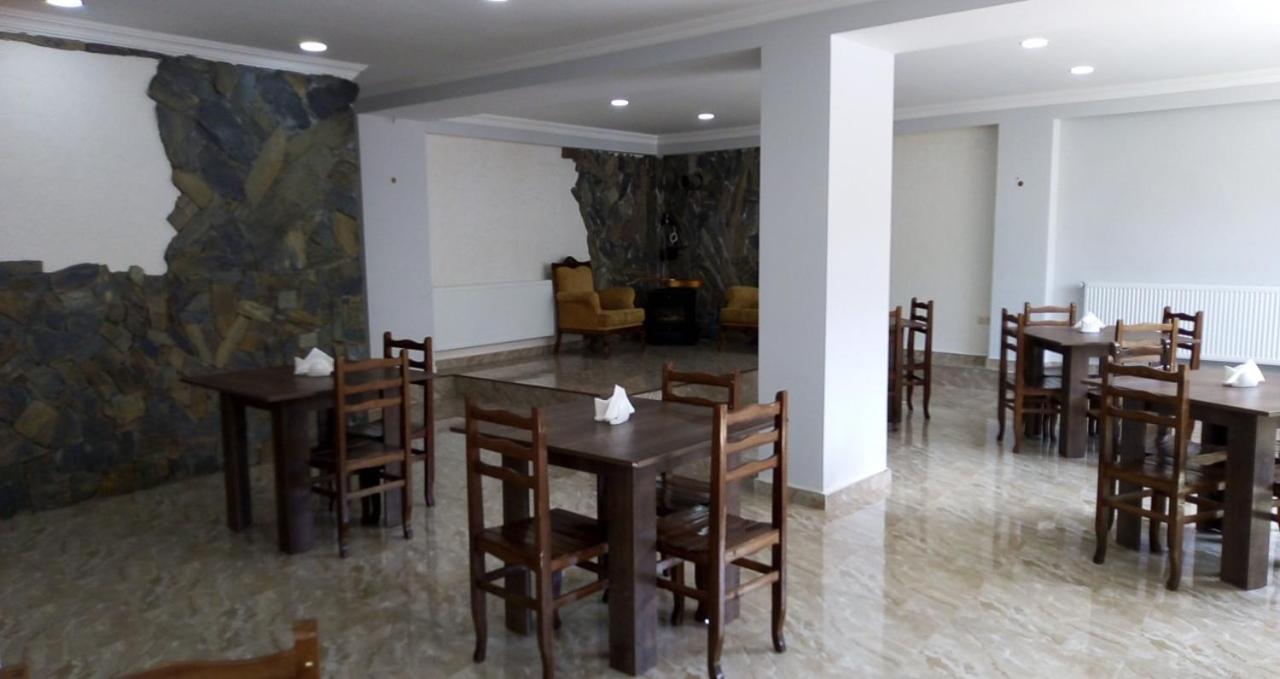 Guesthouse Gera Mestia Bagian luar foto