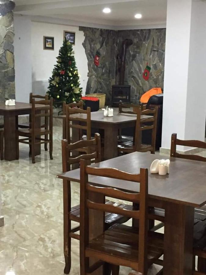 Guesthouse Gera Mestia Bagian luar foto